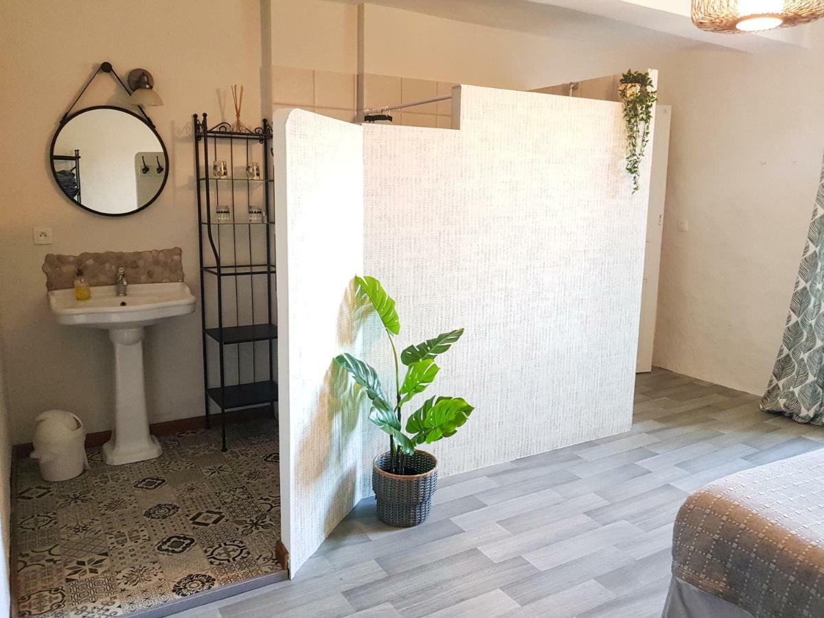 Maison D'Hotes Les 3 Baudets Issor 外观 照片